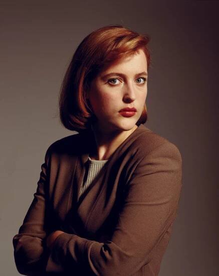 Zapomeňte na zapšklou agentku z Akt X: Gillian Anderson zraje jako víno a s věkem zkrásněla!
