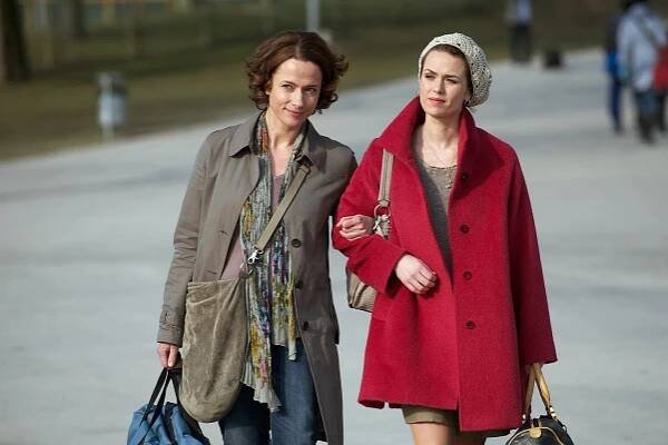 A přesto milujeme - Z filmu - Claudia Michelsen, Melika Foroutan