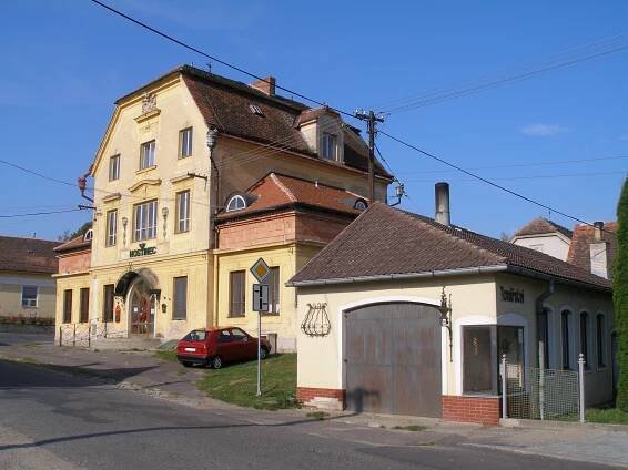 Uherčice (okres Znojmo) – Wikipedie