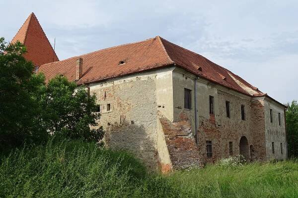 Soubor:Bošovice tvrz.jpg