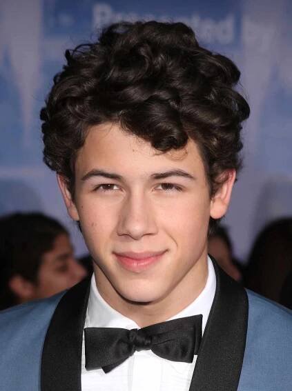 Famous Men with Curly Hair - A Photo Slideshow