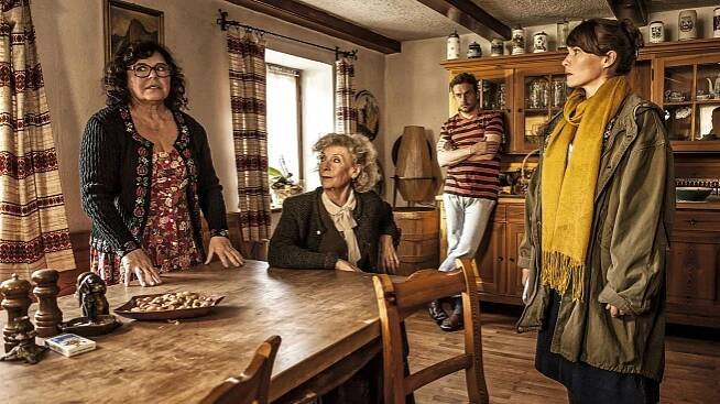 Falsche Siebziger - Z filmu - Gundi Ellert, Ilse Neubauer, Sebastian Bezzel, Kathrin von Steinburg