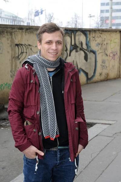 Nemá stálou práci a hraje jen ve filmech svého otce. Z čeho teda Vorel junior platí složenky?