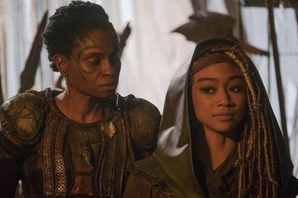 Prvních 100 - DNR - Z filmu - Adina Porter, Tati Gabrielle