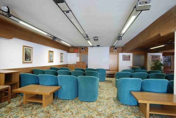 Sport-Hotel-Pampeago-sala-congressi