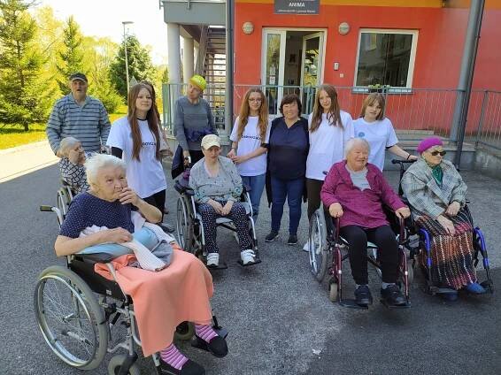 Dobrovoľnícke stretnutie a prechádzka s klientmi CSS Anima L. Mikuláš – Stredná zdravotnícka škola Liptovský Mikuláš