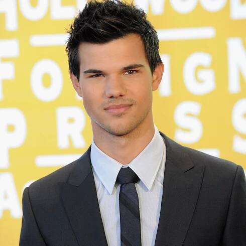 Twilight Star Taylor Lautner Says Jacob and Renesmee Are Currently Living ‘Happy Ever After’