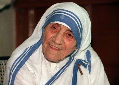 Matka Tereza za svou starost o chudé a nemocné obdržela Nobelovu cenu míru