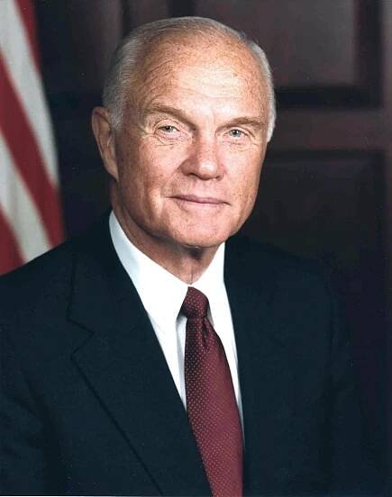 Soubor:John Glenn Low Res.jpg – Wikipedie