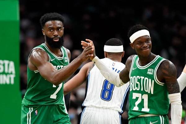 Boston si v NBA poradil s Orlandem, výhru Celtics režíroval padesáti body Brown