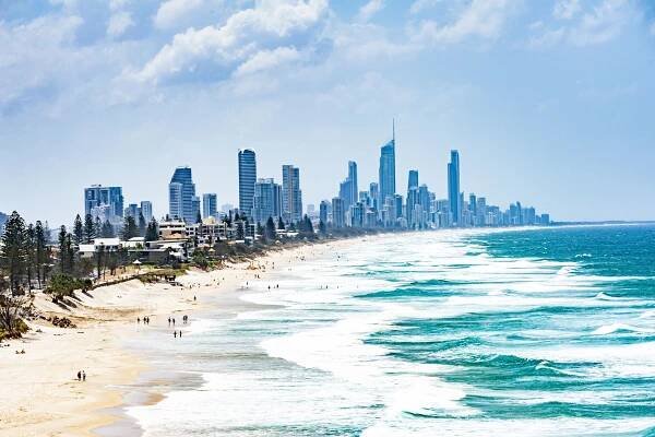 Nejkrásnější pláže Austrálie sbírají „lajky“ po milionech, hostí velryby a lákají turisty i žraloky | Cestovinky