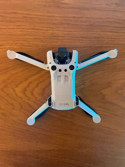 BAZAR - DJI Mini 3 Pro + DJI RC s Care Refresh do 18.05.2024 zespoda