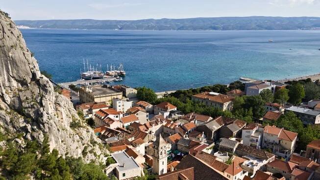 Webkamera Omiš online pohled na centrum  z hor