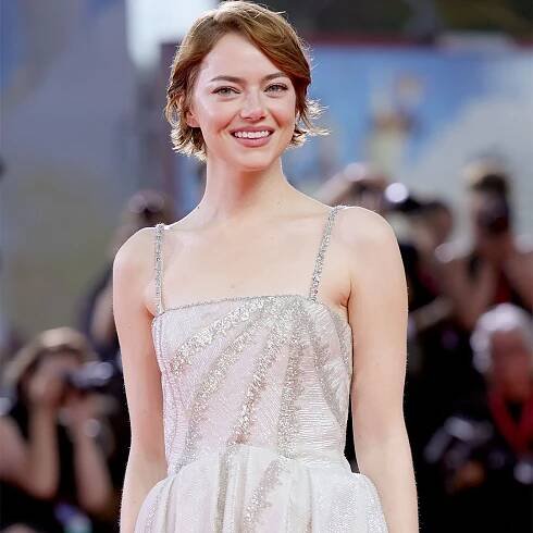 Emma Stone attends the "Bugonia" red carpet during the 82nd Venice International Film Festival on August 28, 2025 in Venice, Italy. (Photo by Vittorio Zunino Celotto/Getty Images)
