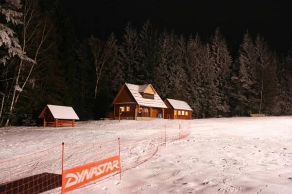 Trhová Kamenice - Hluboká - sjezdovky a sníh