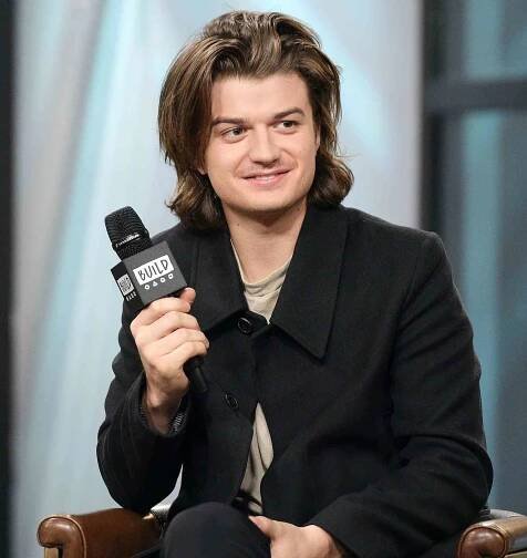 Build Presents Joe Keery Discussing "Stranger Things 2"