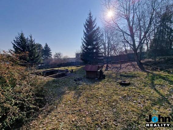 Pronájem zahrady 1650 m2 s domkem v Litvínově