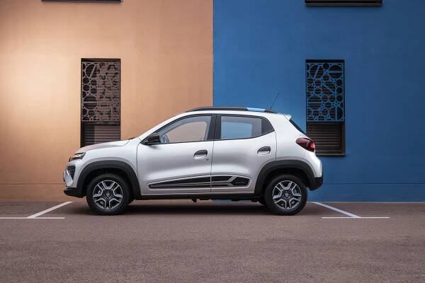 Dacia Spring zná své české ceny! Za kolik bude nejlacinější elektromobil k mání a co za své peníze dostanete?