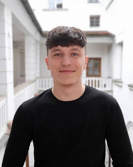 FOTO: Filip Neruda je mladý student. – stránka 3