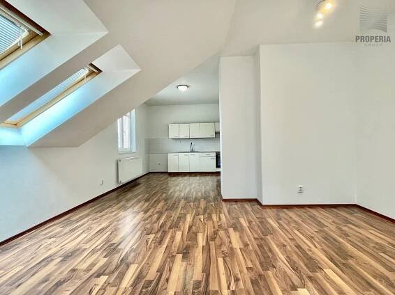 foto - pokoj + kk - Pronájem bytu 1+kk 43 m², Charbulova, Brno - Černovice