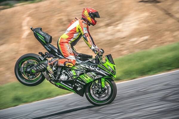MH Exclusive – Kawasaki ZX-6R Stunt by Adam Peschel - MOTOHOUSE