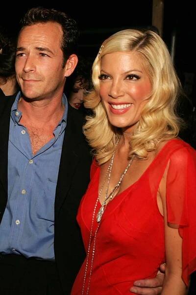 Luke Perry and Tori Spelling attend the 2005 TV Land Awards.