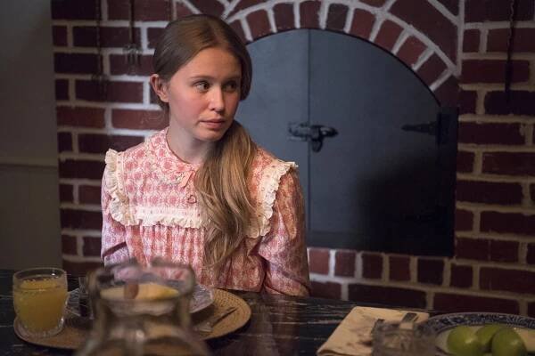 Ostré předměty - Řešení - Z filmu - Eliza Scanlen