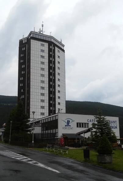 Hotel Horizont - dominanta Pece pod Sněžkou - S baťůžkem