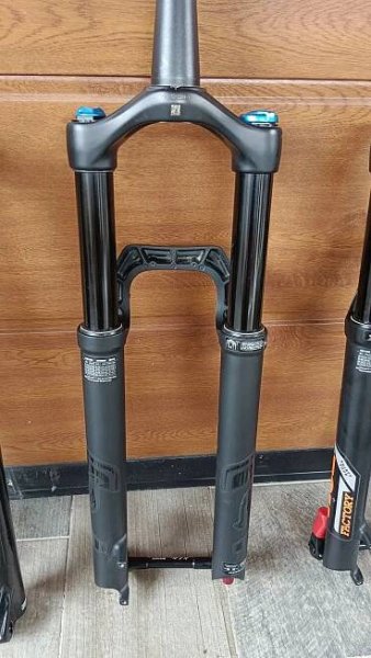 vidlice 29" FOX 34 a RockShox 29" 140mm