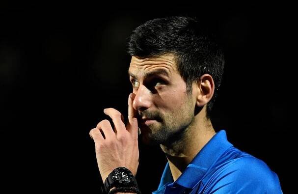 Federer na úvod Turnaje mistrů prohrál s Thiemem. Djokovič byl suverénní