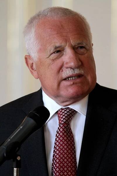 OBRAZEM: Prezident Klaus na hradě přijal a ocenil vinaře