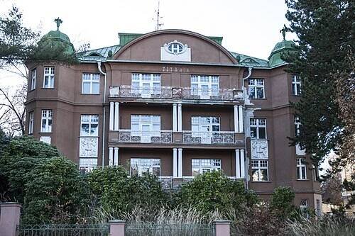 Vila Titania – Wikipedie