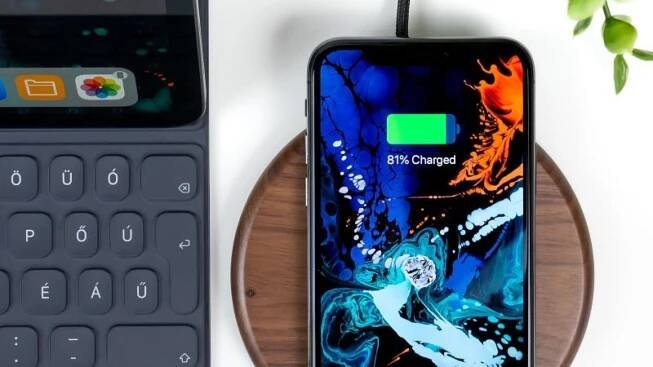 Mobil, který nemusíte dobíjet? Číňané přišli s novou technologií baterií, které vydrží až padesát let