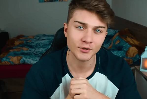 Youtuber Datel musí na operaci 1