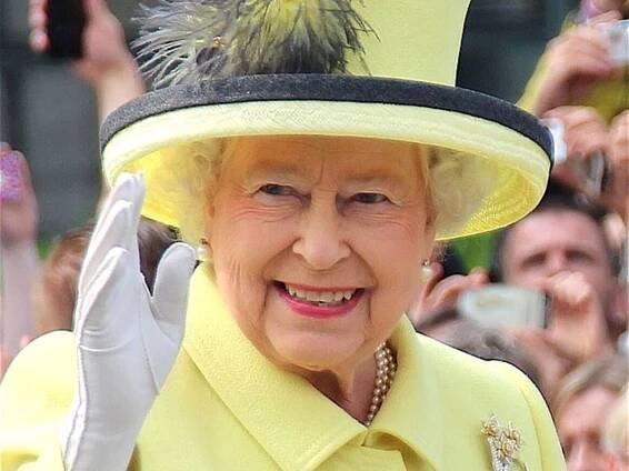 Královna se chce usmířit s Harrym a Meghan! Má na to zvláštní plán