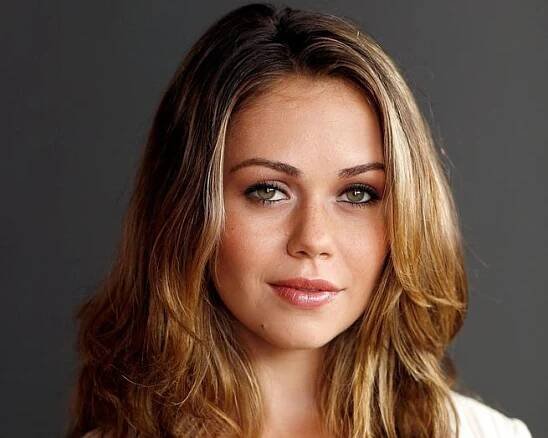 Alexis Dziena