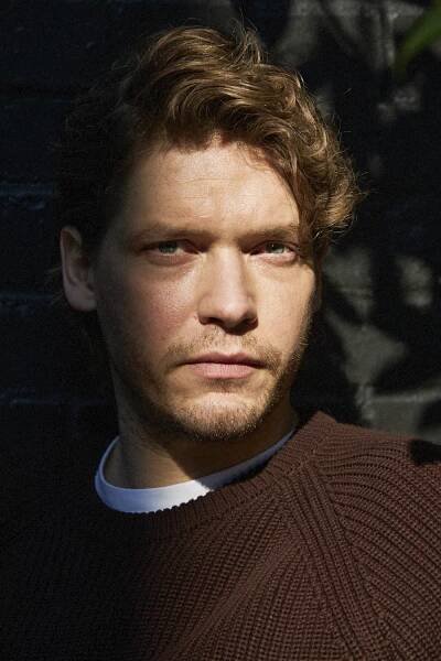 Billy Howle - Moves | Fashion & Lifestyle... Online