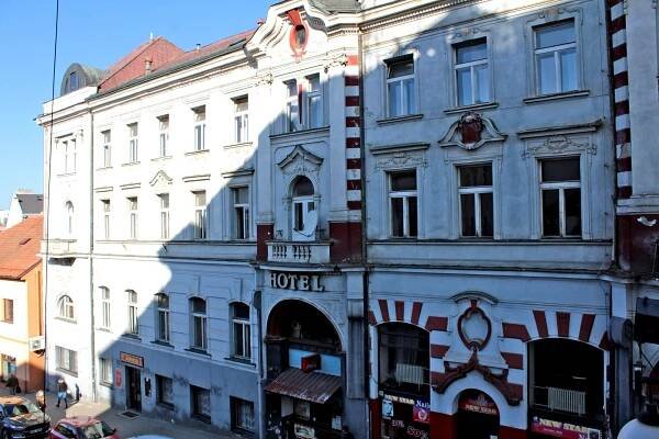 Lidová jídelna pod Poštou v Benešově už funguje bez omezení