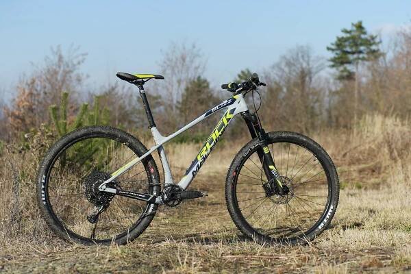 ROCK MACHINE Blizz CRB 70-29 – karbonové HT 29“ v testu! | BikeAndRide.cz