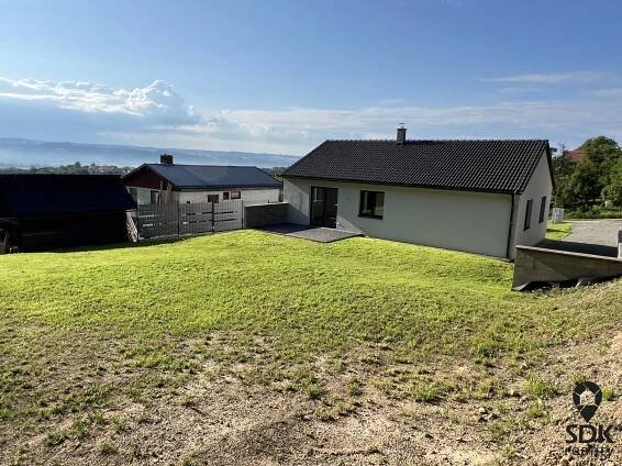 Prodej novostavby 4+kk s dvojgaráží a prostorným pozemkem, obec Pamětice, okres Blansko | SDK reality