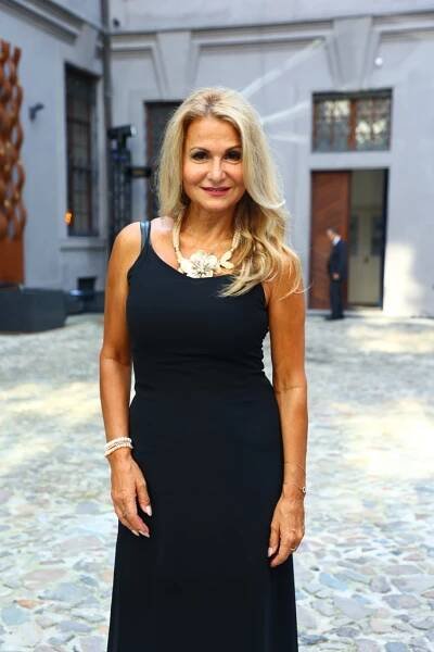 FOTO: Yvetta Blanarovičová doplnila outfit o výrazný náhrdelník. – stránka 18