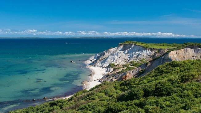 útesy aquinnah - marthas vineyard - stock snímky, obrázky a fotky