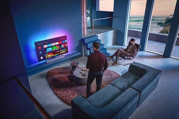 ŽENA-IN - Redakční tip: TV Philips Ambilight OLED+935