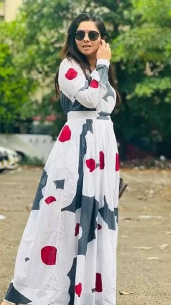 Times when Sonalee Kulkarni slayed in white