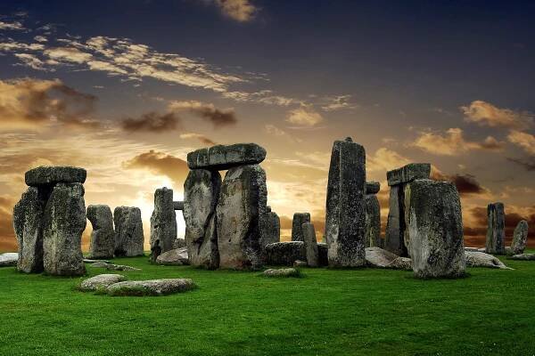 Tajemný Stonehenge: Kdo byli jeho první stavitelé? | 100+1 zahraniční zajímavost