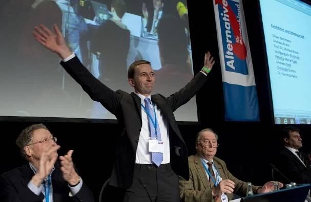 Konrad Adam, Bernd Lucke und Alexander Gauland auf dem ersten Parteitag der AfD in Berlin.