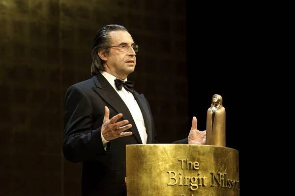 Recipient 2011: Riccardo Muti