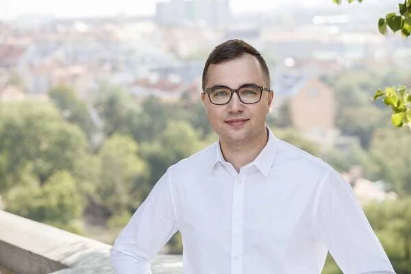 Nová pravidla telemarketingu ochrání spotřebitele a kultivují trh. Omezení hospodářské soutěže nehrozí, říká radní ČTÚ Lukáš Zelený