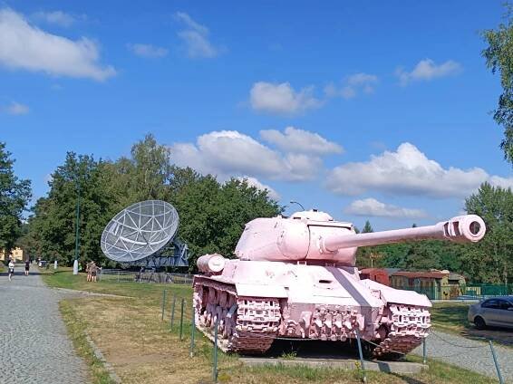 Přírodní koupaliště Vyžlovka, Vojenské technické muzeum Lešany – Krajánek Rádia BLANÍK