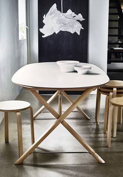 Stoly a židle IKEA do kuchyně (68 fotografií): kuchyňské jídelní stoly se skládacími židlemi se zády